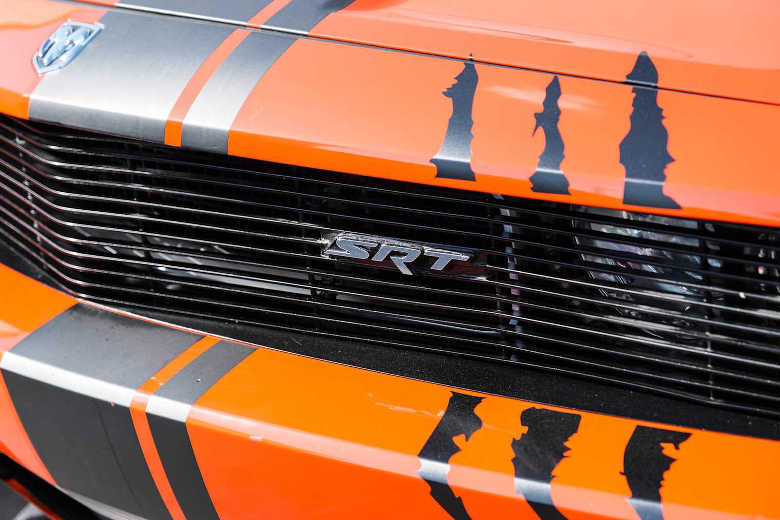 Used 2009 Dodge Challenger SRT8 w/ SRT Option Group II RWD image 3