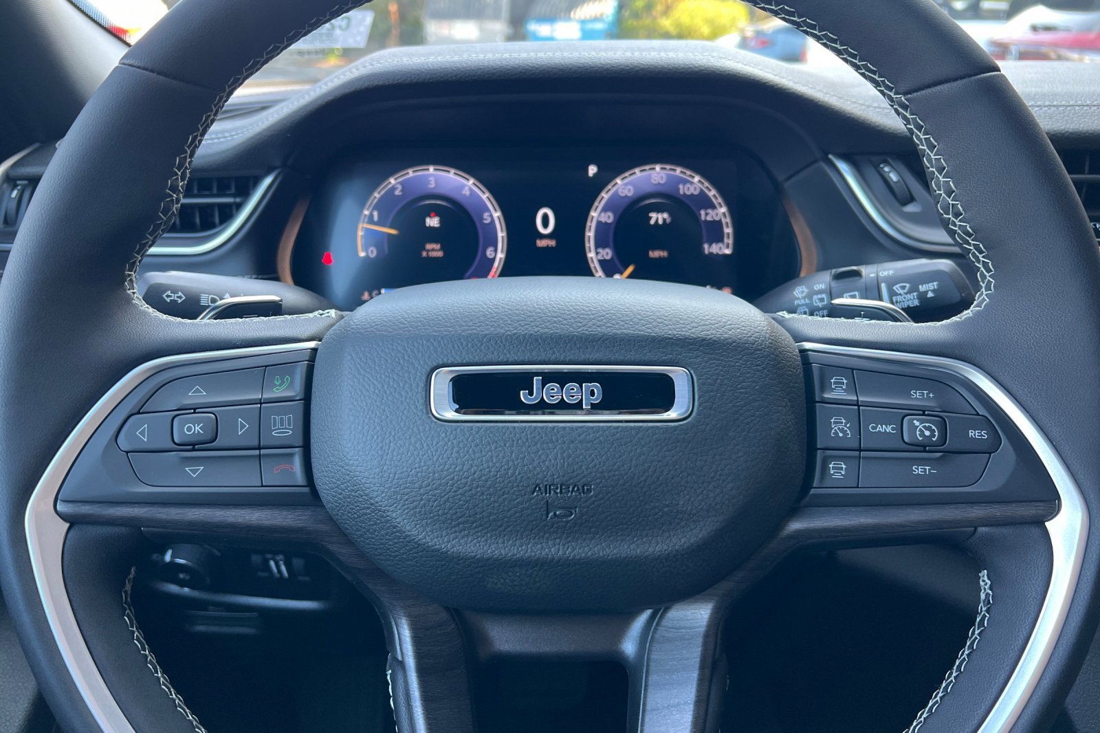 New 2025 Jeep Grand Cherokee Limited image 24