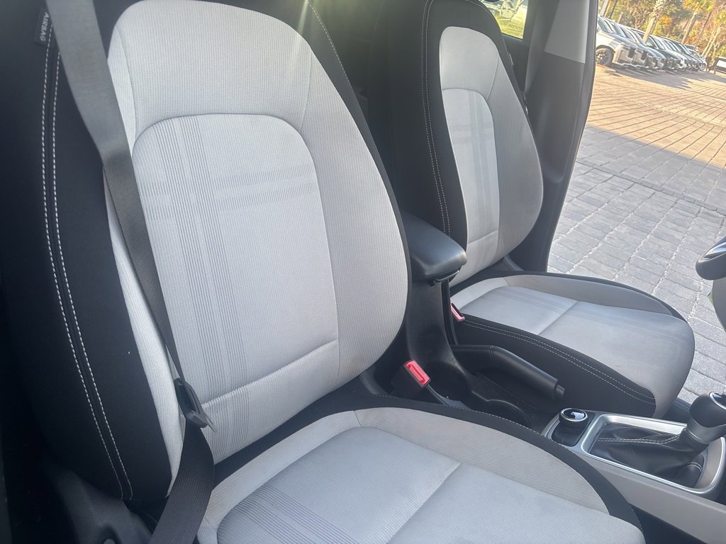 Used 2023 Hyundai Venue SEL image 27