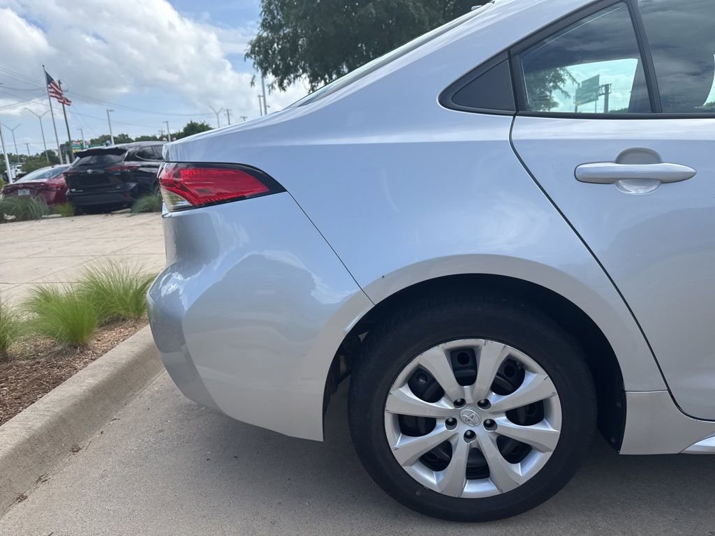 Used 2023 Toyota Corolla LE image 11