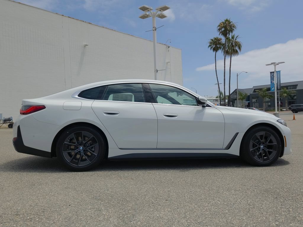 New 2026 BMW i4 eDrive40 w/ Parking Assistance Package RWD image 3