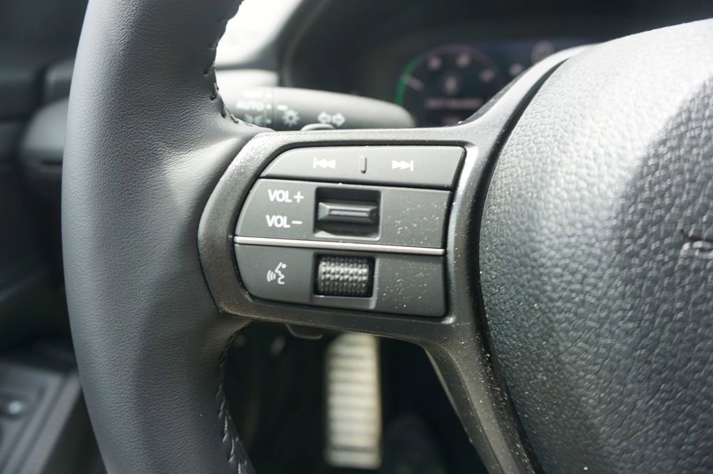 Used 2025 Honda Accord Sport image 7