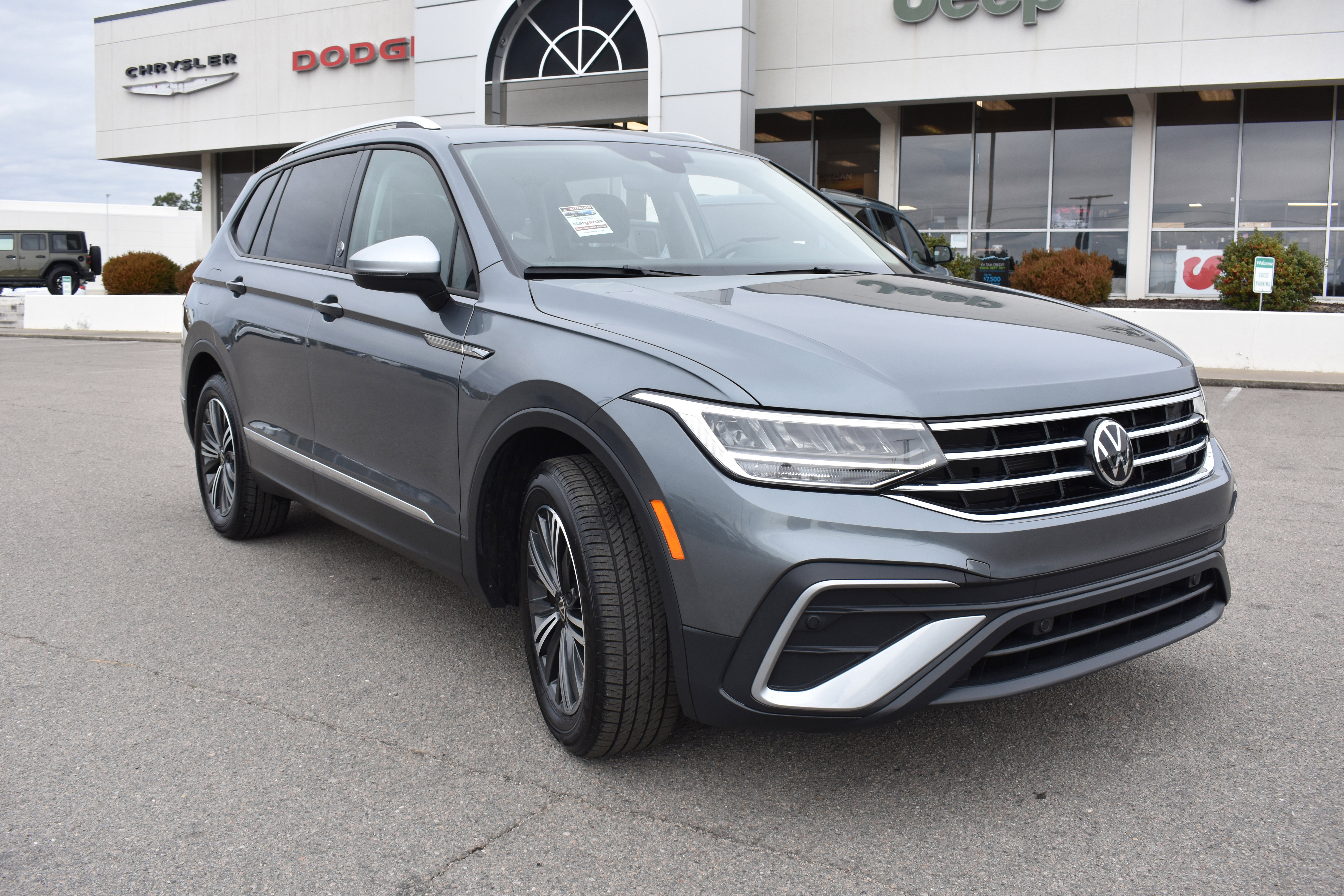 Used 2024 Volkswagen Tiguan Wolfsburg Edition image 3