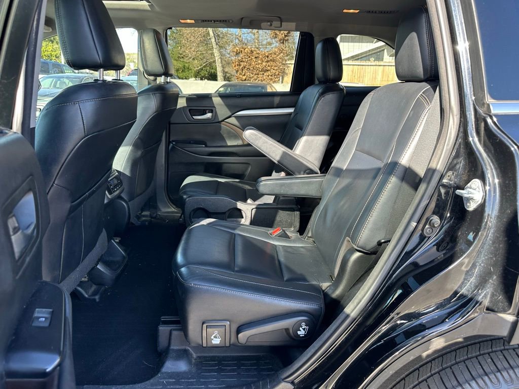 Used 2017 Toyota Highlander XLE image 9