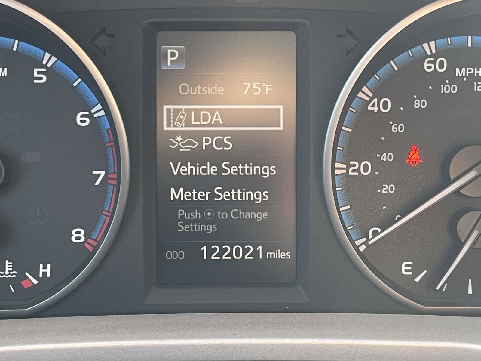 Used 2017 Toyota RAV4 LE image 8