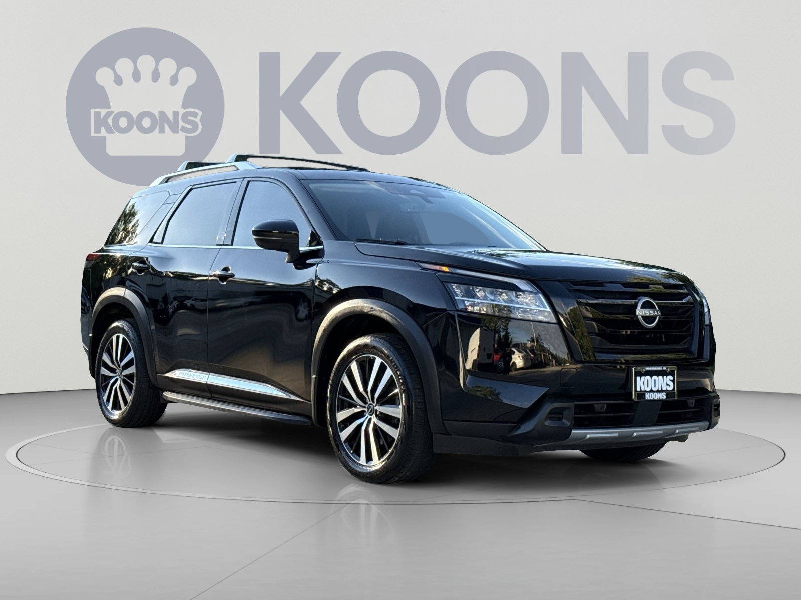 Used 2023 Nissan Pathfinder Platinum w/ Lighting Package (N93) AWD/4WD image 10