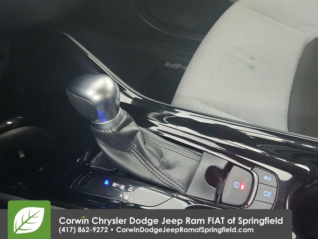 Used 2019 Toyota C-HR XLE FWD image 28