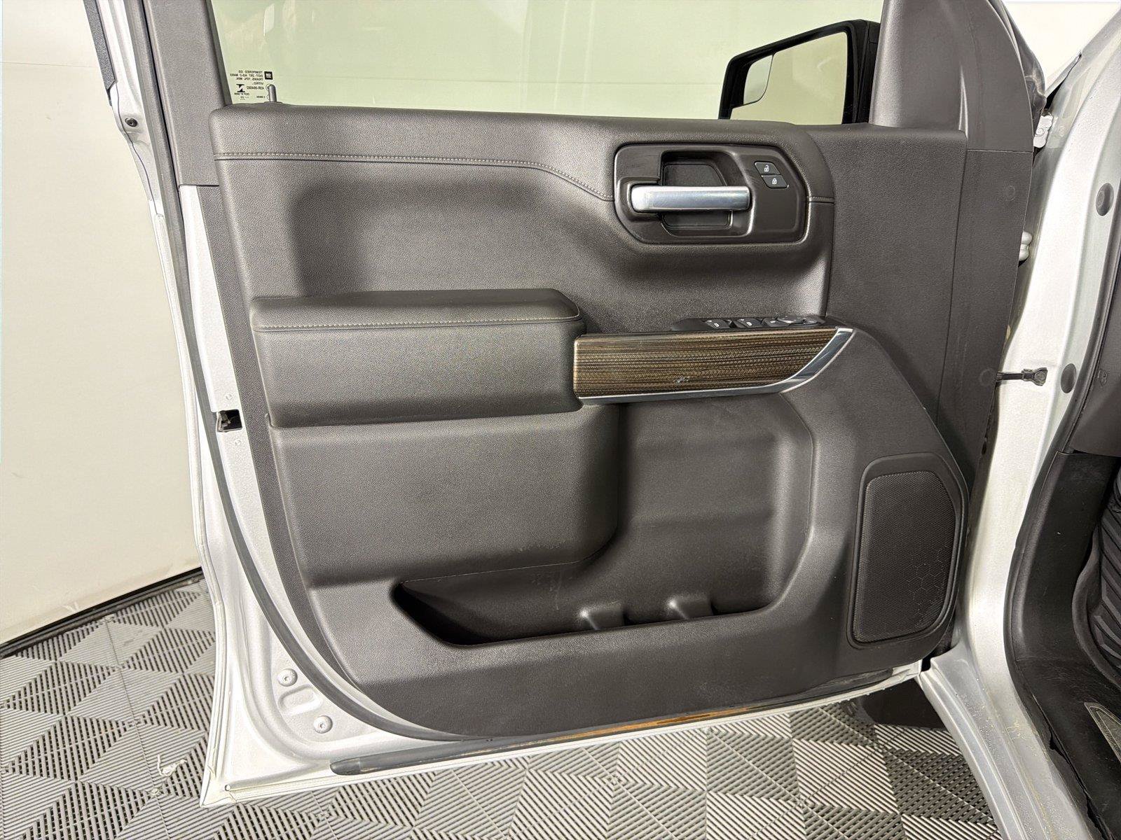 Used 2020 Chevrolet Silverado 1500 RST AWD/4WD image 8
