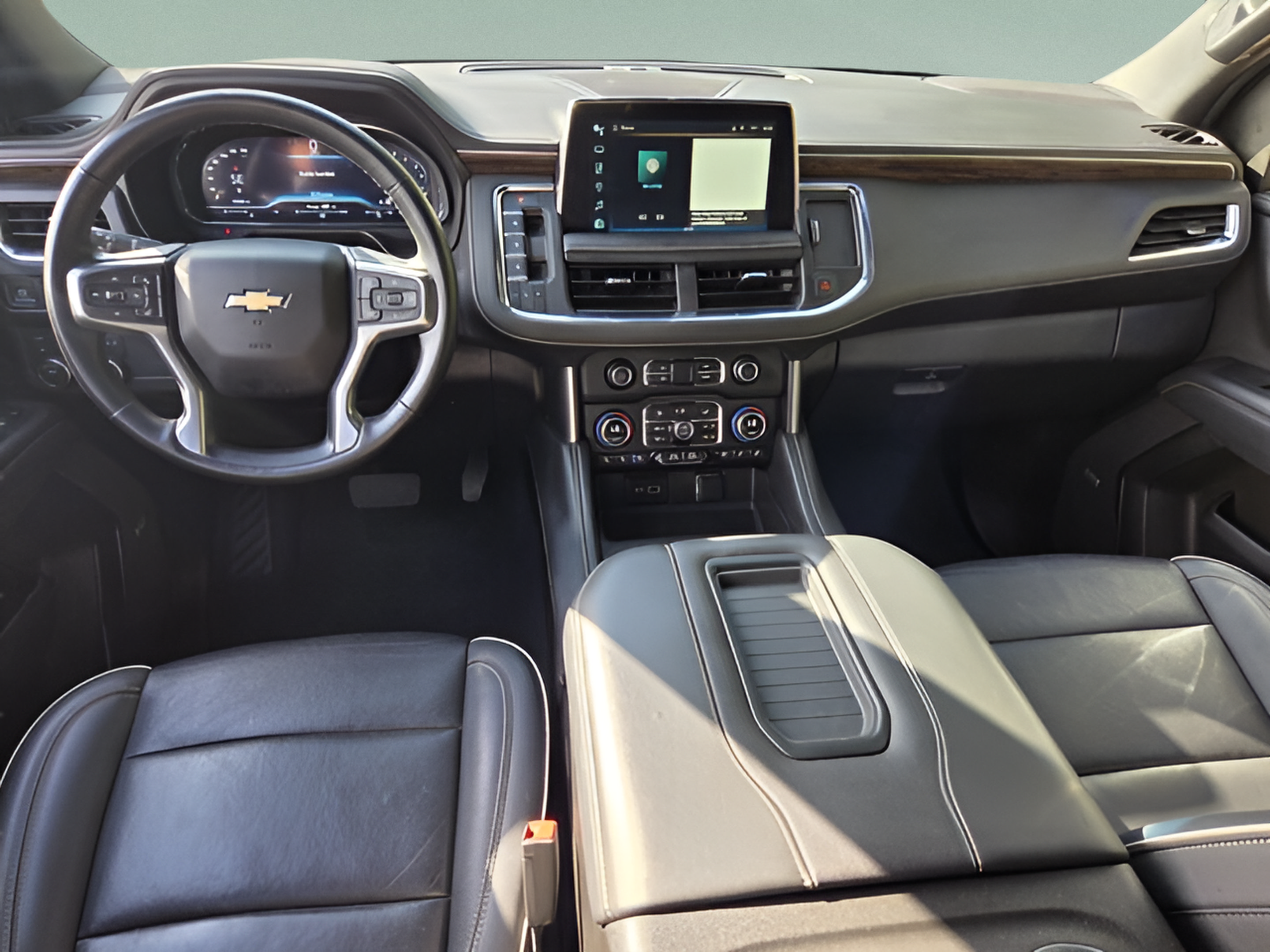 Used 2024 Chevrolet Suburban Premier AWD/4WD image 12