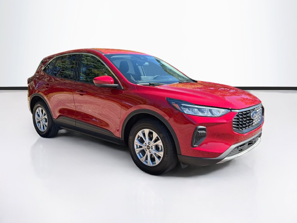 Used 2023 Ford Escape Active w/ Tech Pack #2 AWD/4WD image 3