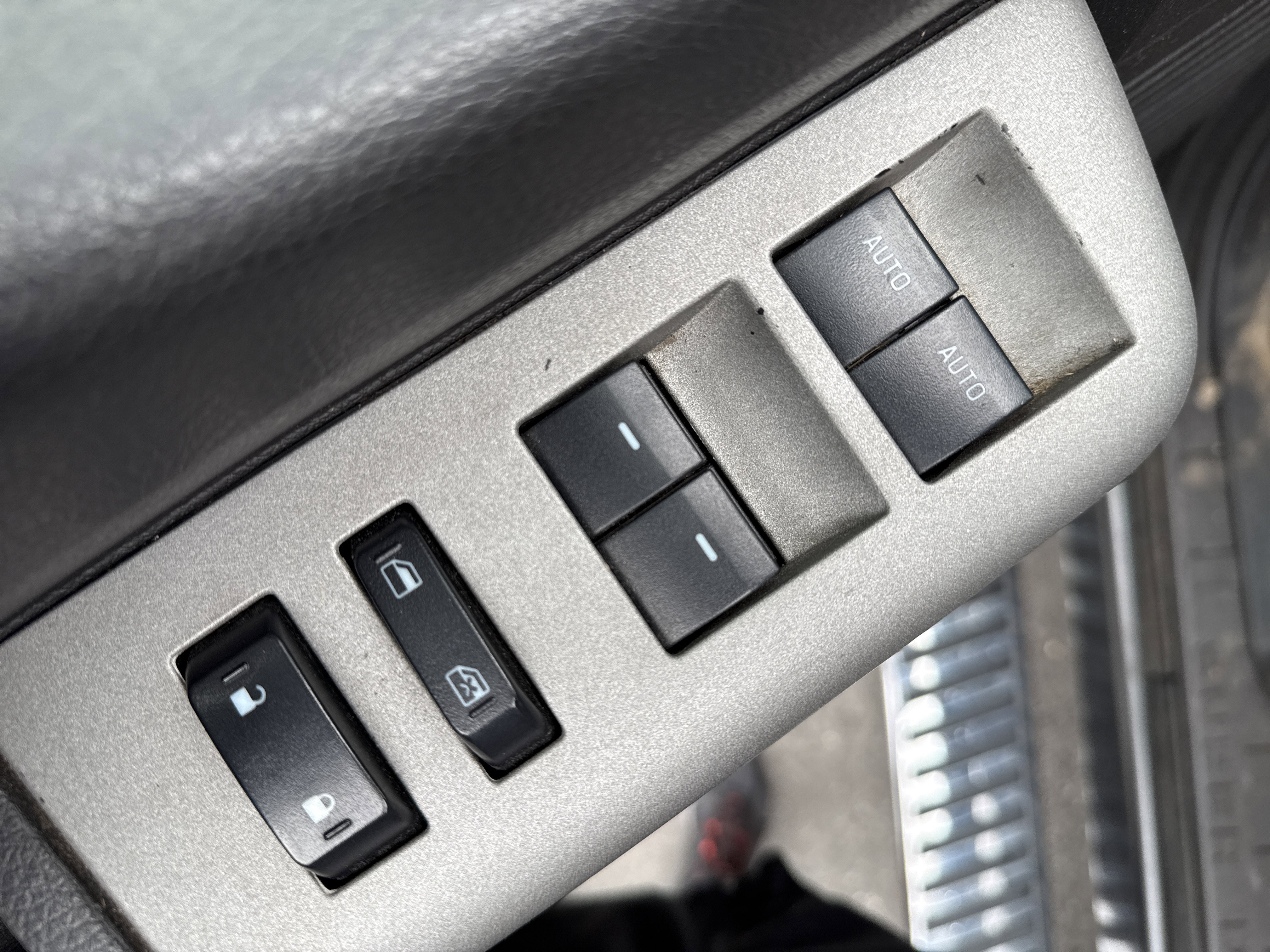 Used 2015 Ford F250 Lariat w/ Chrome Package image 16