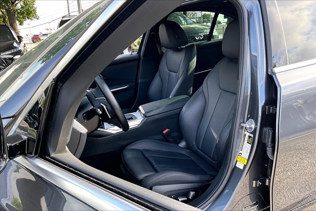 Used 2021 BMW 330i Sedan w/ Driving Assistance Package RWD image 34