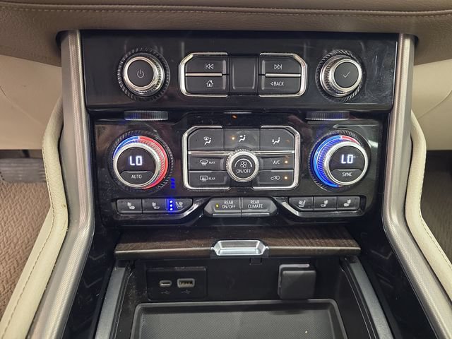 Used 2022 GMC Yukon XL Denali w/ Denali Ultimate Package AWD/4WD image 31