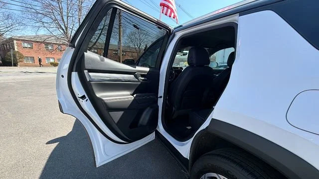 New 2026 GMC Terrain Elevation w/ Elevation Premium Package AWD/4WD image 28