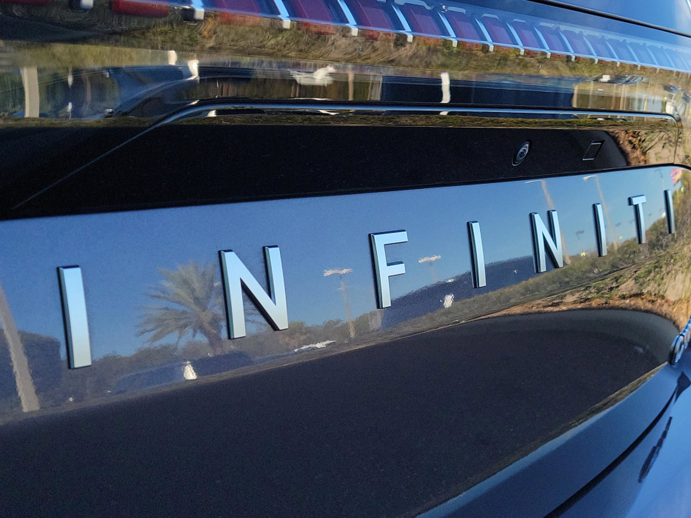 Certified 2025 INFINITI QX80 Luxe image 32