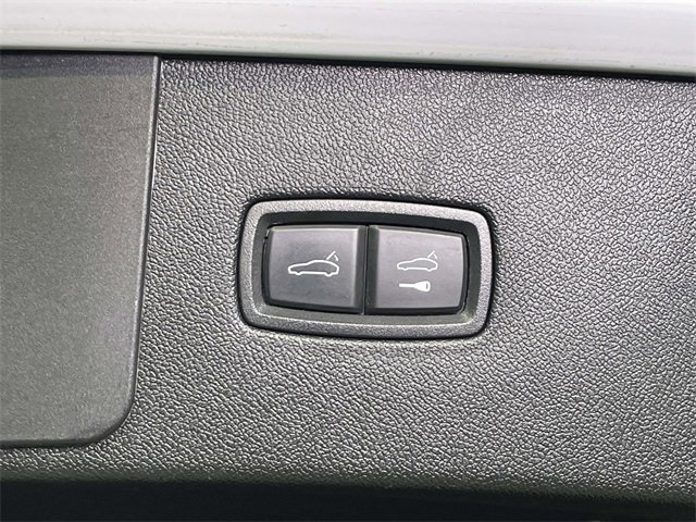 Used 2021 Porsche Cayenne Turbo image 19