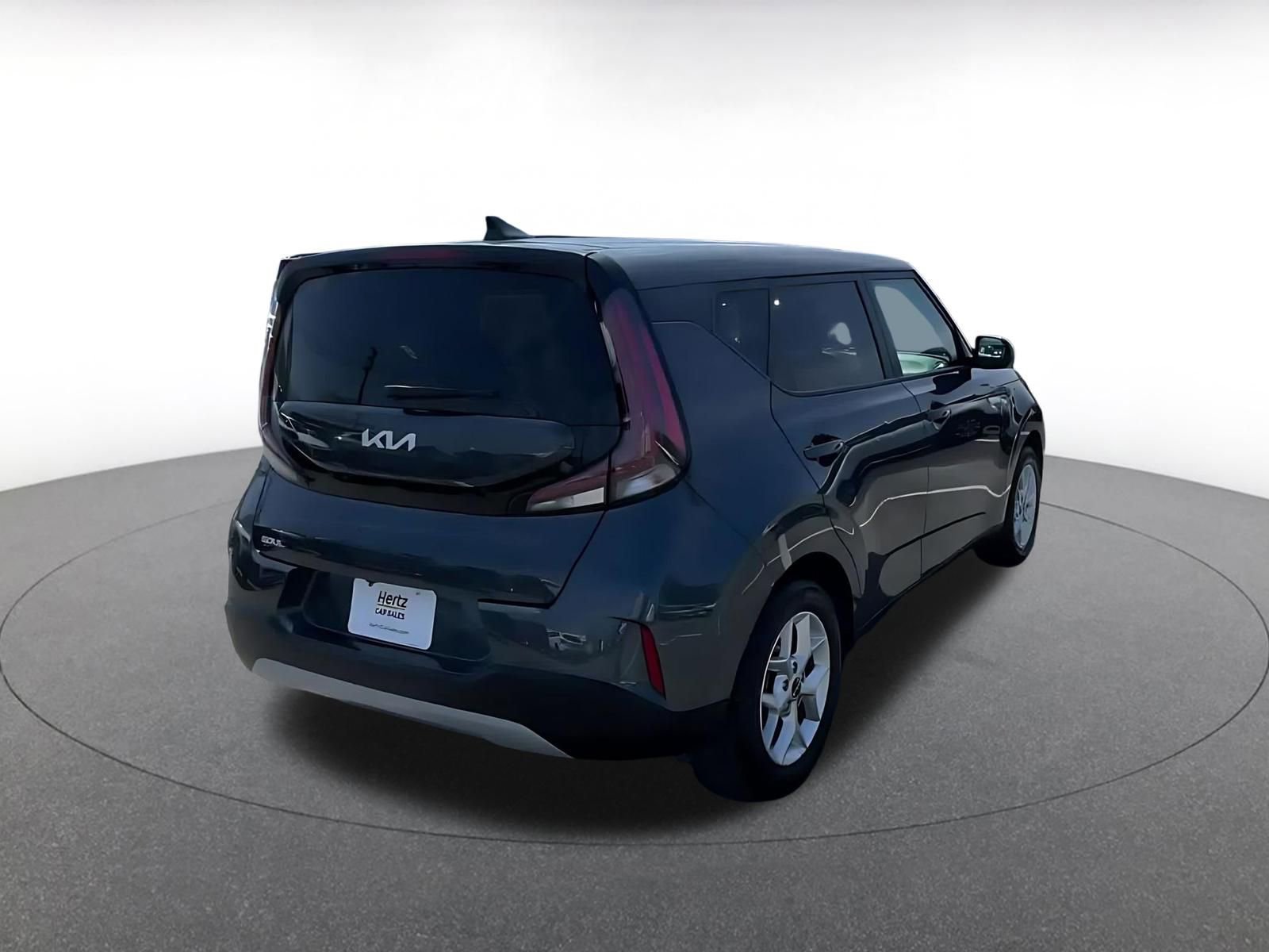 Used 2025 Kia Soul LX w/ LX Technology Package FWD image 14