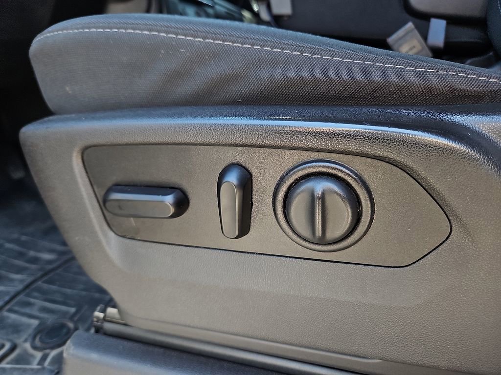 Used 2020 Chevrolet Silverado 1500 RST w/ All-Star Edition image 12