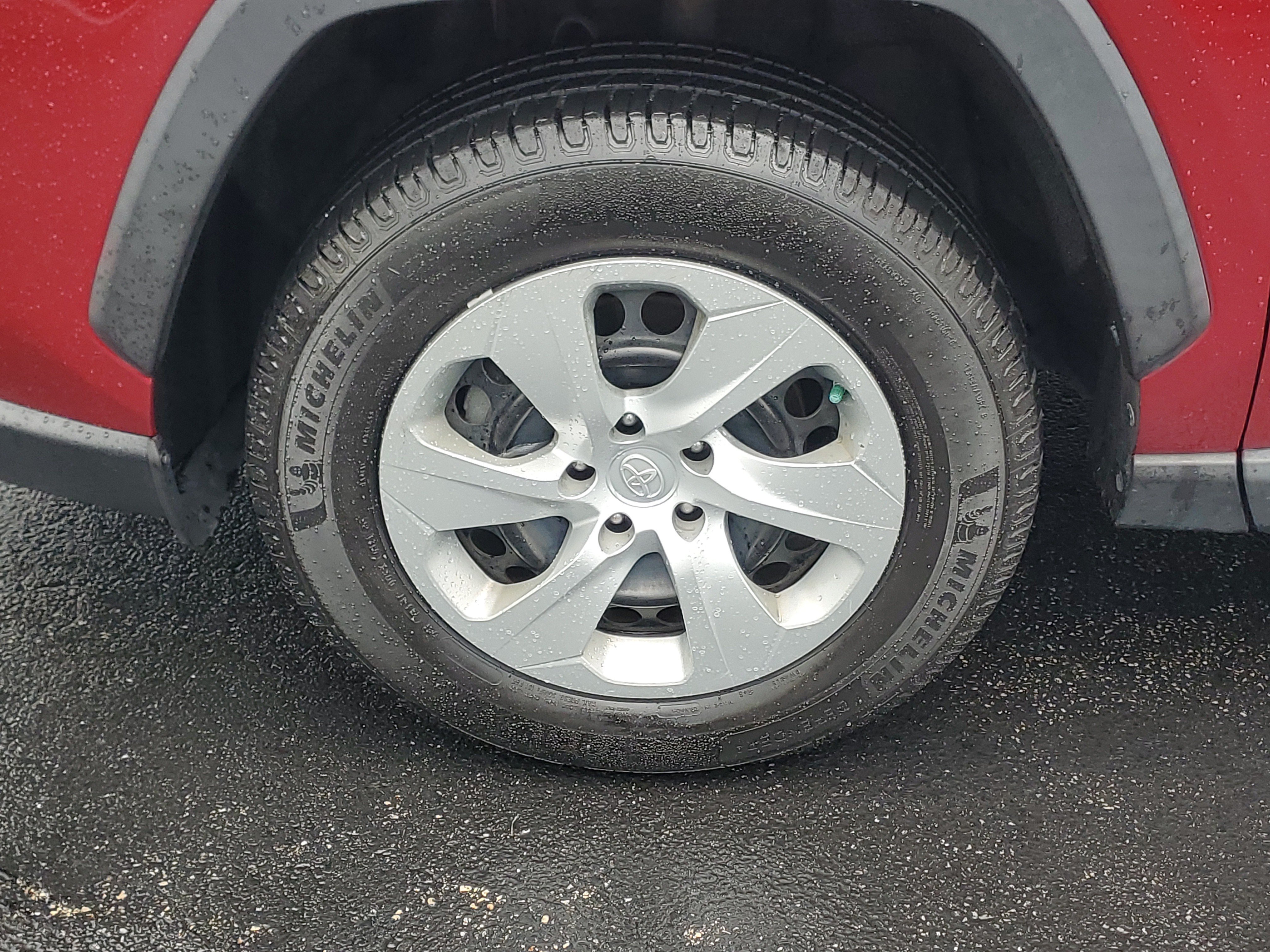 Certified 2020 Toyota RAV4 LE AWD/4WD image 6