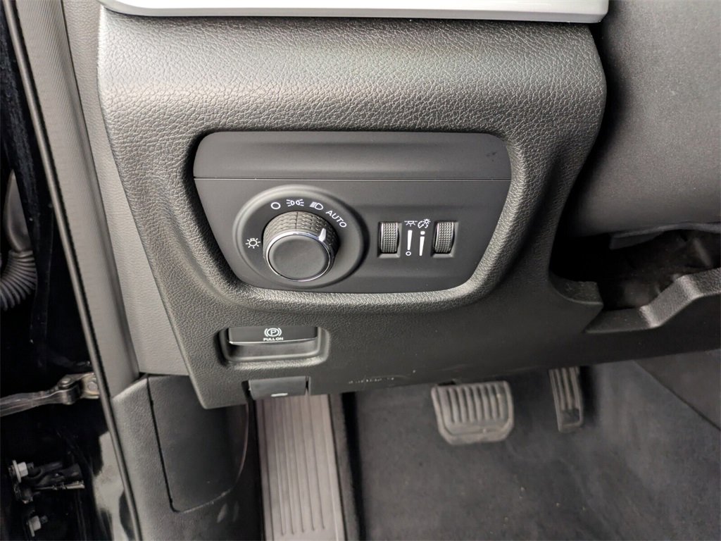 Certified 2023 Jeep Grand Cherokee Laredo image 25