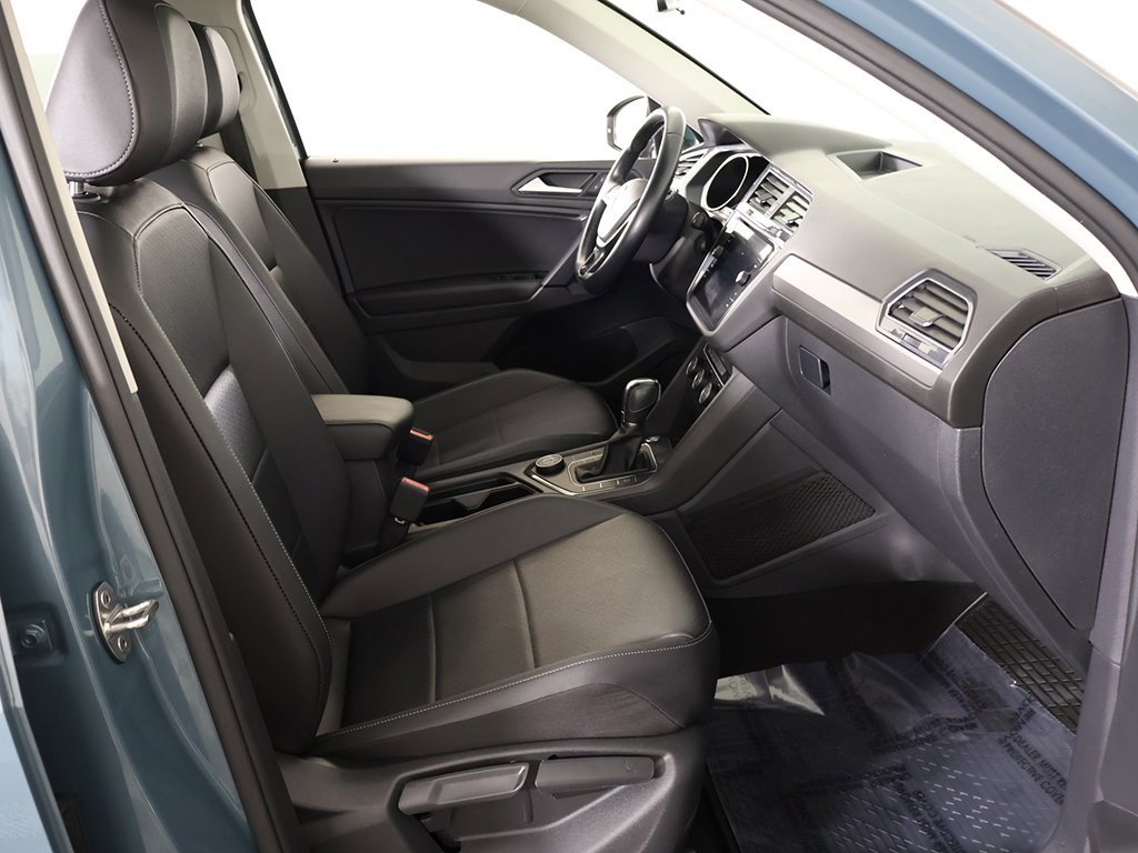 Used 2019 Volkswagen Tiguan SE w/ Panoramic Sunroof Package image 32