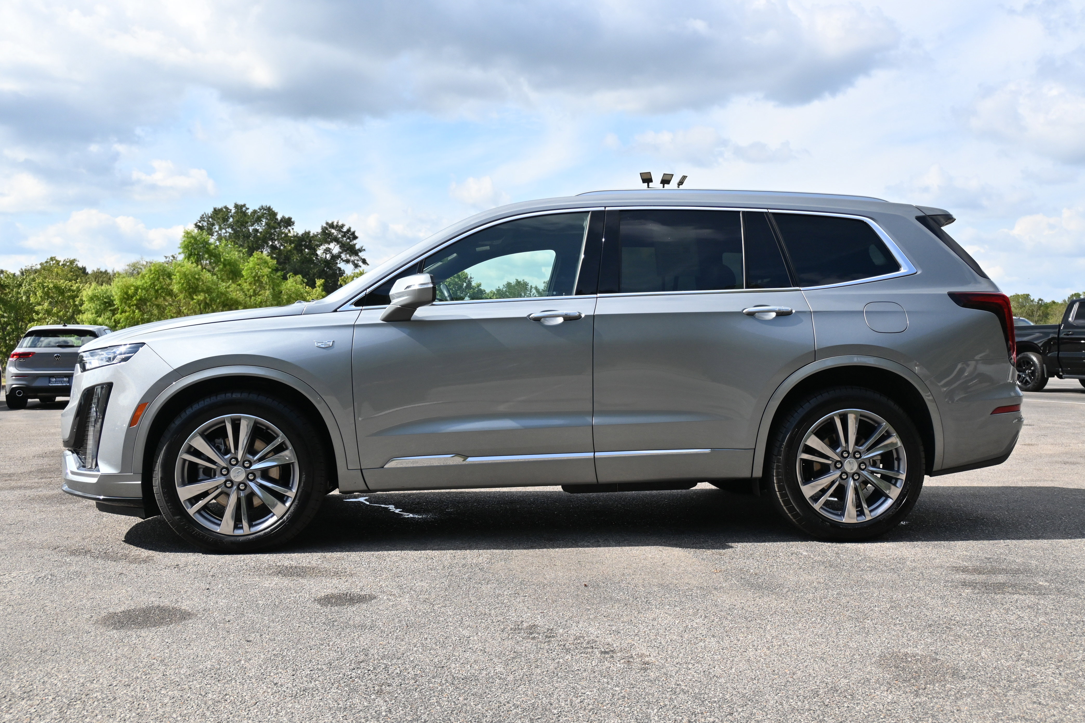 Used 2025 Cadillac XT6 Premium Luxury image 6