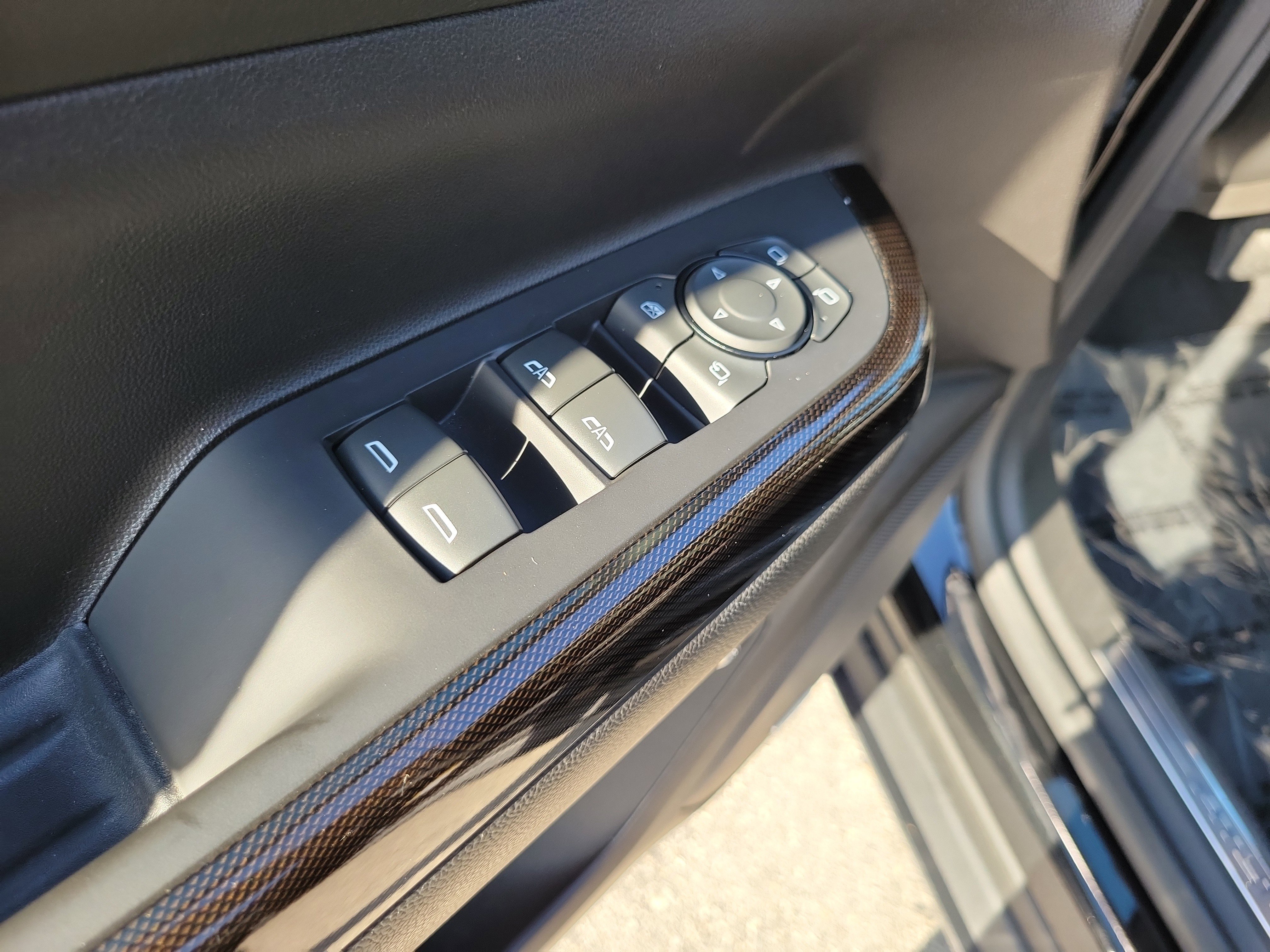 Used 2023 GMC Acadia AT4 w/ Technology Package image 27