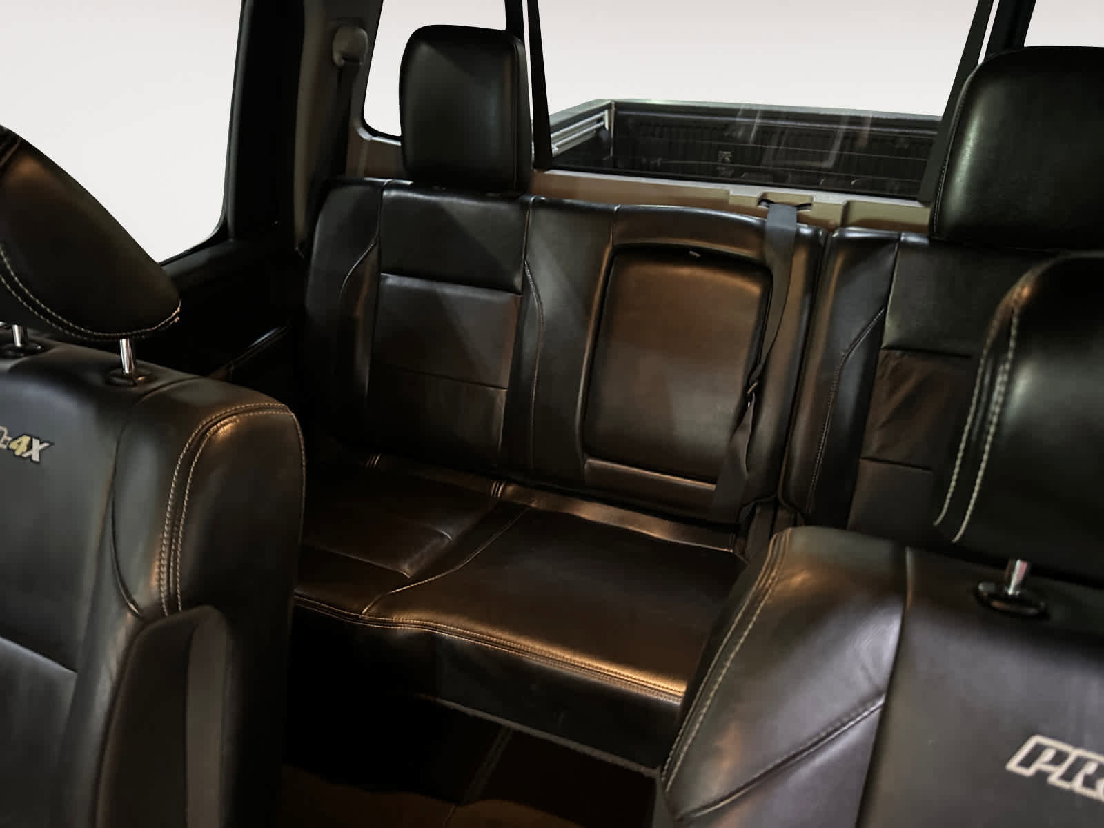 Used 2015 Nissan Titan PRO-4X w/ Pro-4x Luxury Package image 19