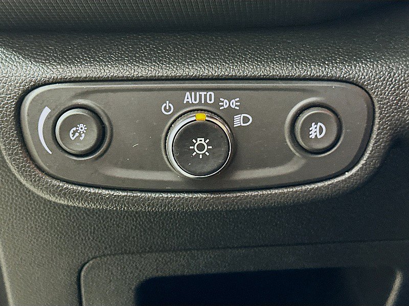 Used 2022 Chevrolet TrailBlazer RS w/ Sun and Liftgate Package FWD image 10