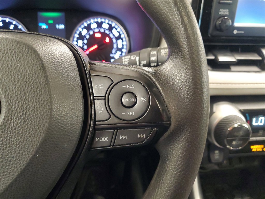 Used 2022 Toyota RAV4 XLE image 24