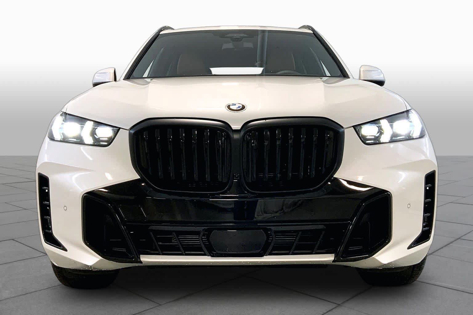 Used 2026 BMW X5 xDrive40i w/ M Sport Package AWD/4WD image 3