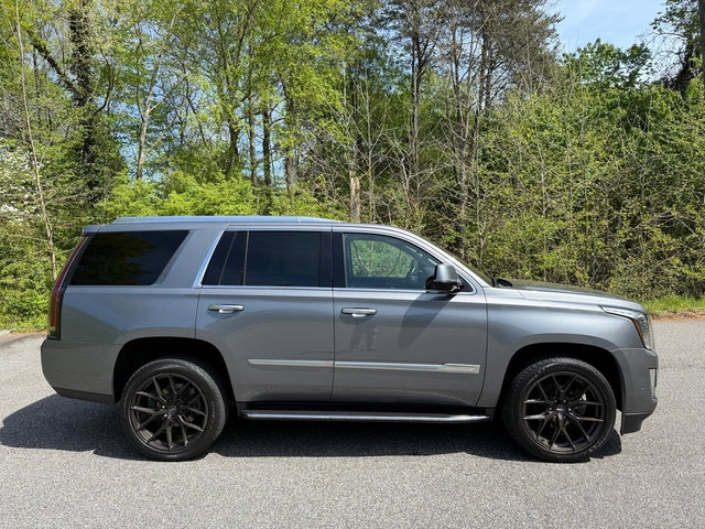 Used 2020 Cadillac Escalade Luxury AWD/4WD image 5