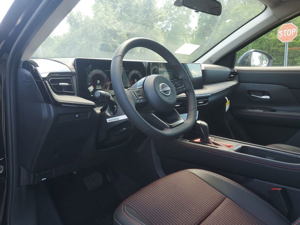New 2025 Nissan Kicks SR AWD/4WD image 13