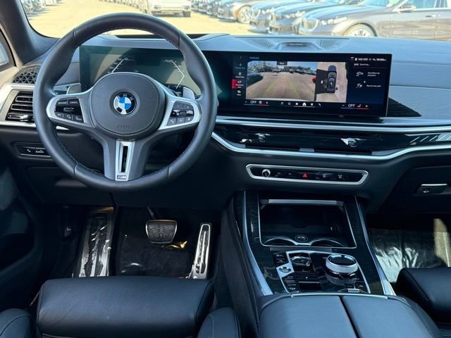 Used 2025 BMW X7 M60i image 33