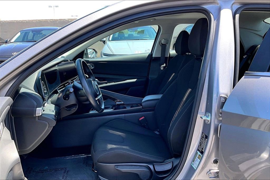 Certified 2025 Hyundai Elantra SEL image 14