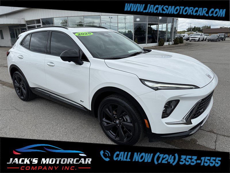 Used 2025 Buick Envision Sport Touring AWD/4WD image 8