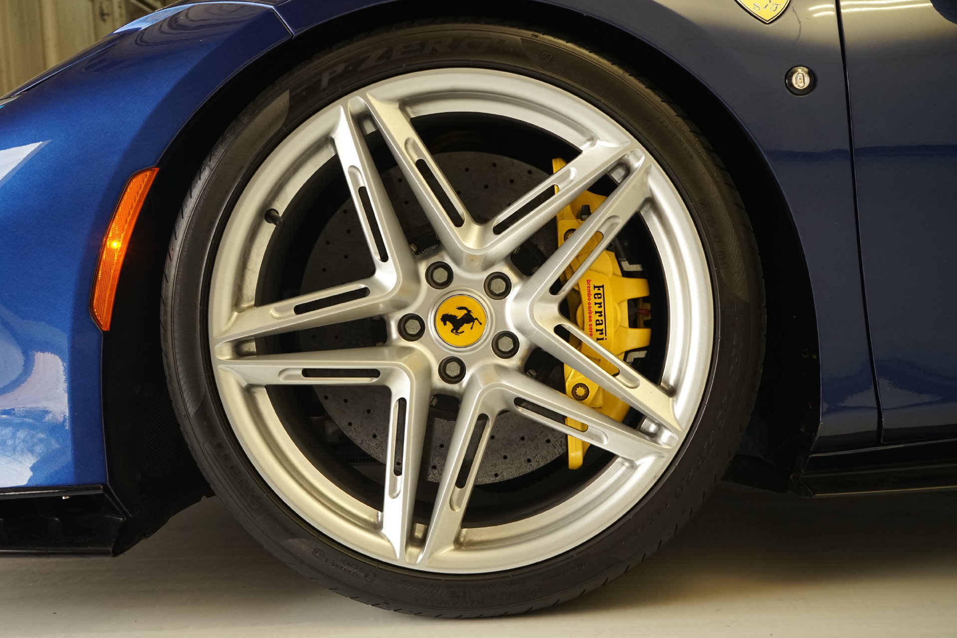 Used 2021 Ferrari F8 Tributo RWD image 33