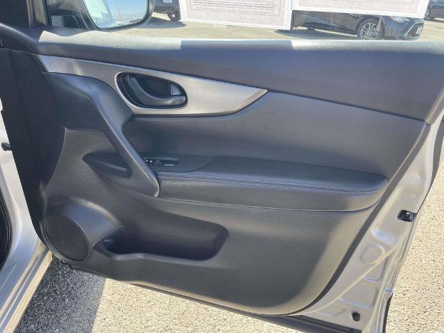 Used 2021 Nissan Rogue Sport S image 23