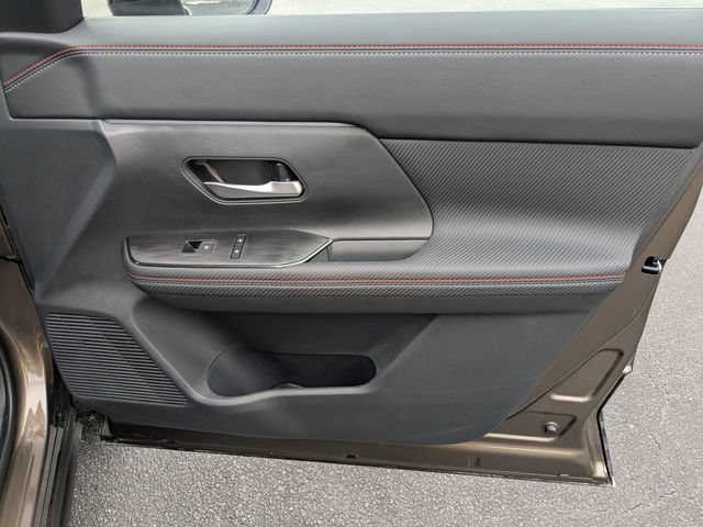 New 2026 Nissan Kicks SR w/ Cold Weather Package FWD image 29