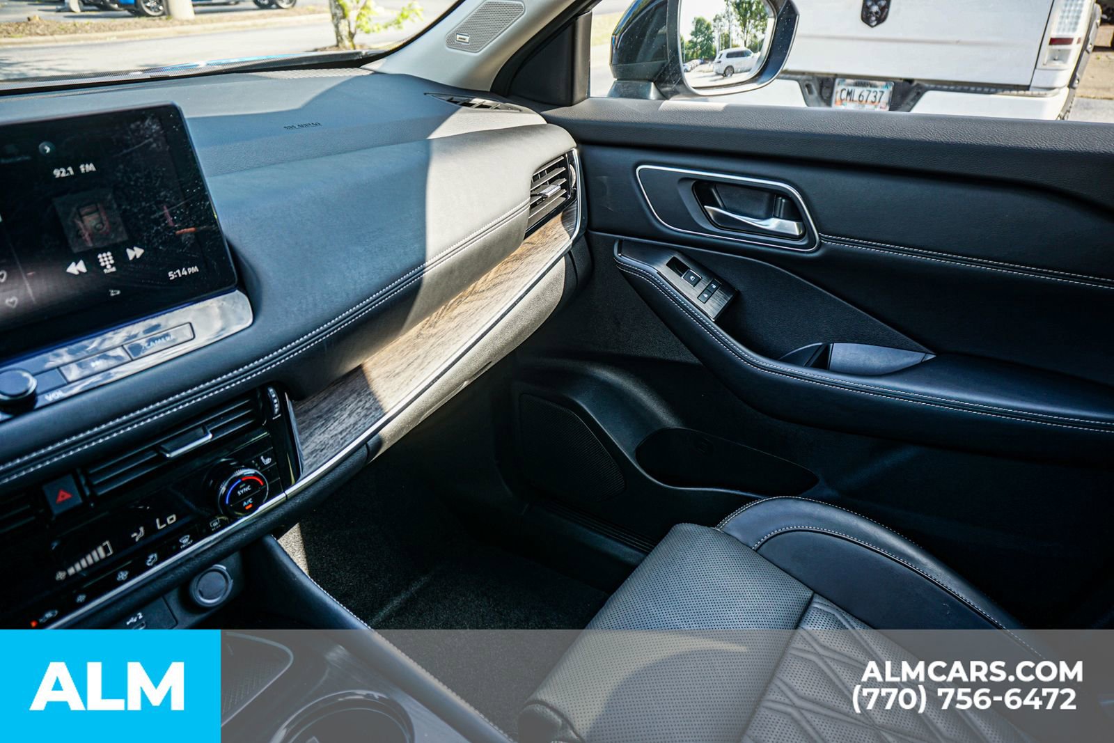 Used 2025 Nissan Rogue Platinum FWD image 51