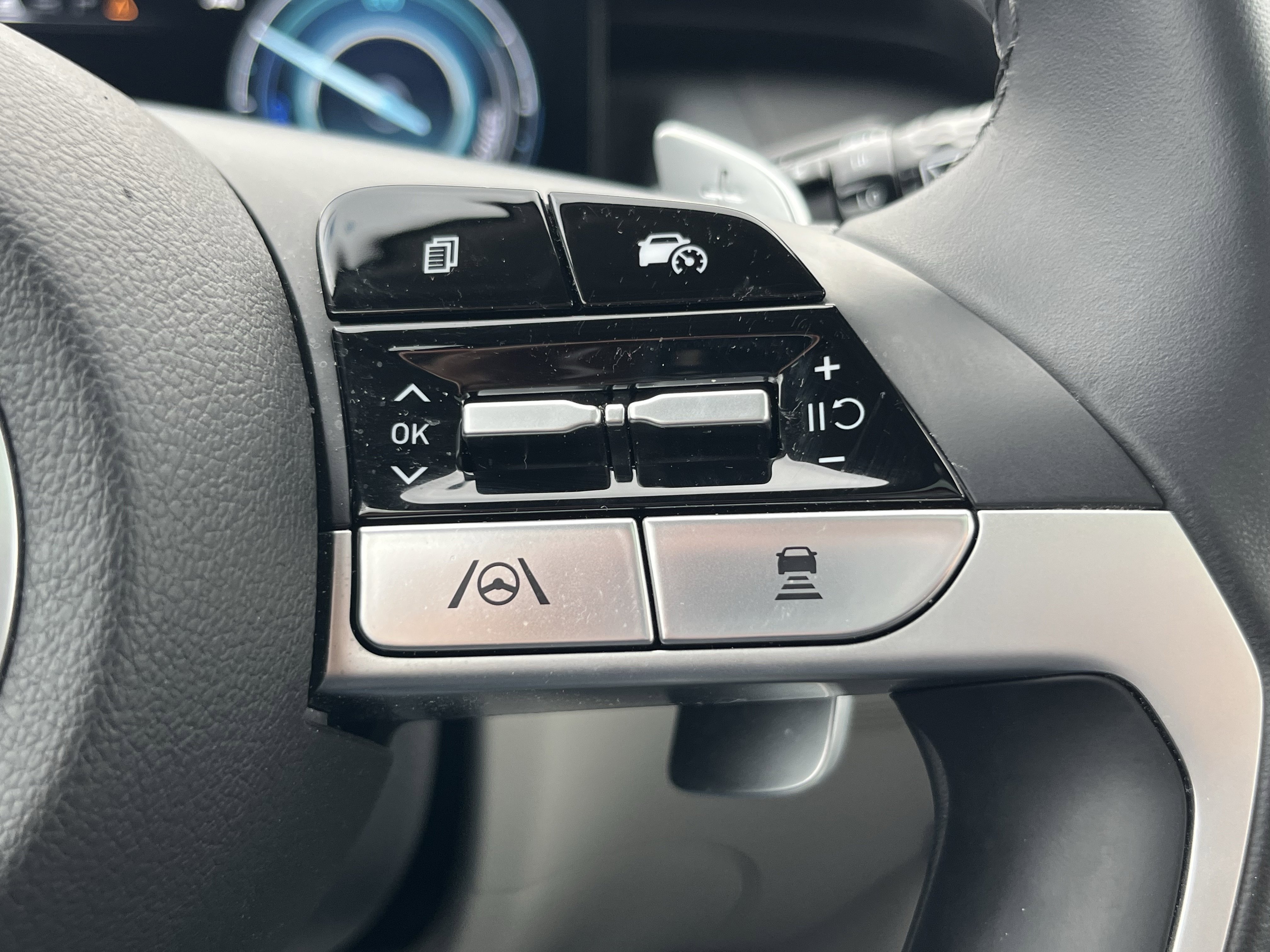 Used 2024 Hyundai Tucson Limited image 25