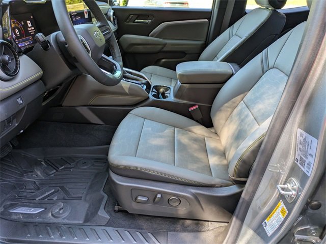 New 2025 Chevrolet Colorado ZR2 w/ Midnight Edition image 11