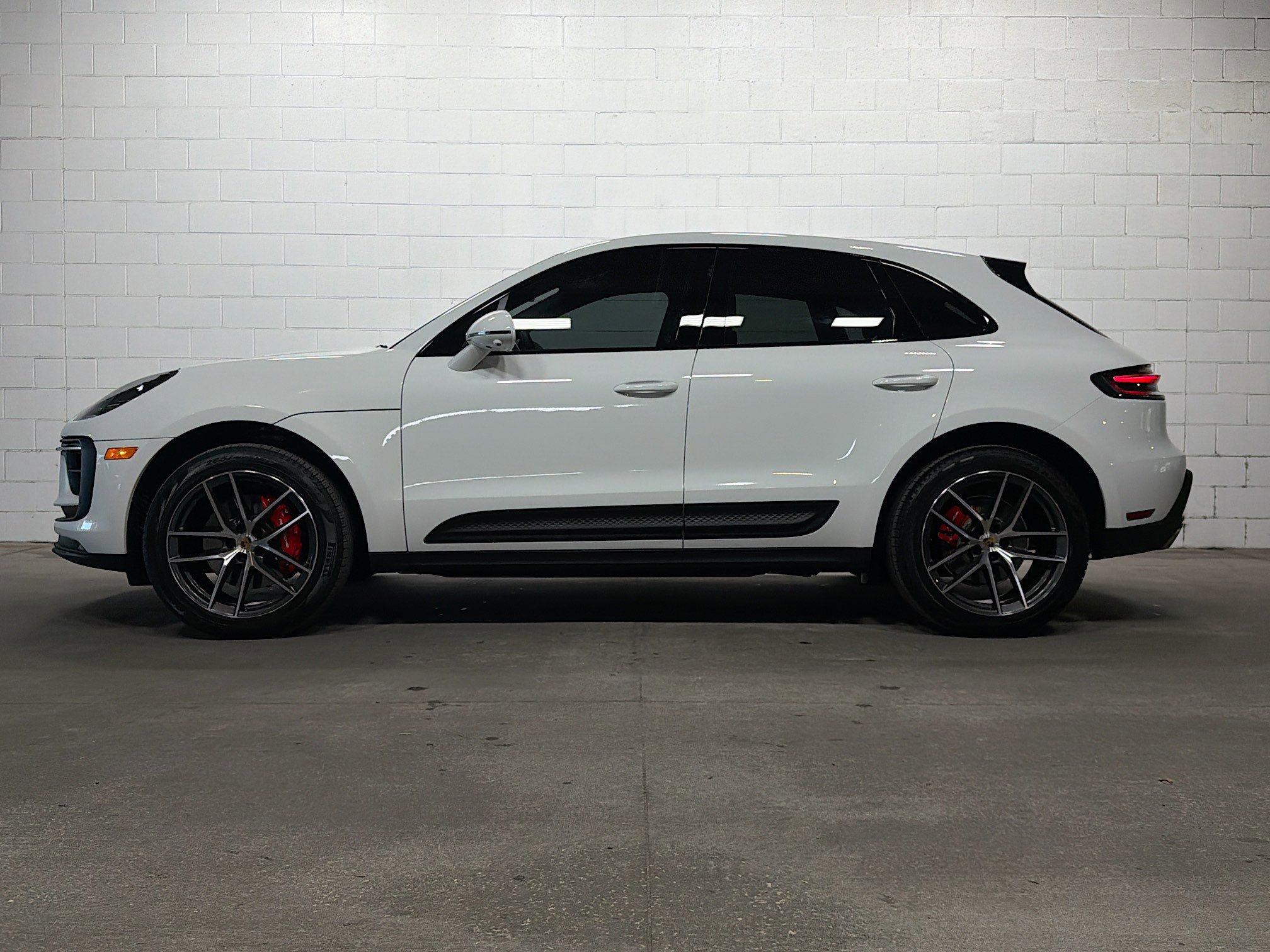 Used 2025 Porsche Macan S image 2