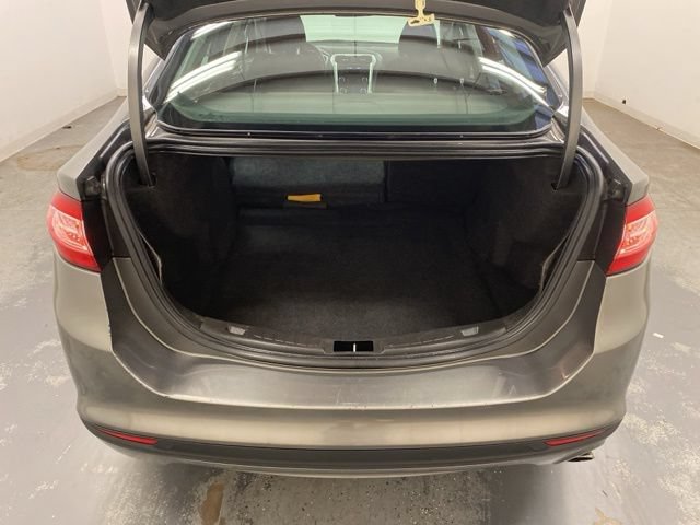 Used 2013 Ford Fusion SE FWD image 18