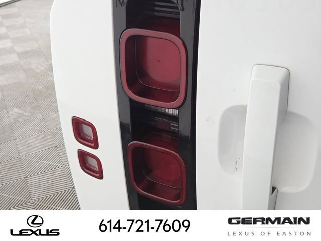 Used 2022 Land Rover Defender 110 X-Dynamic SE image 16