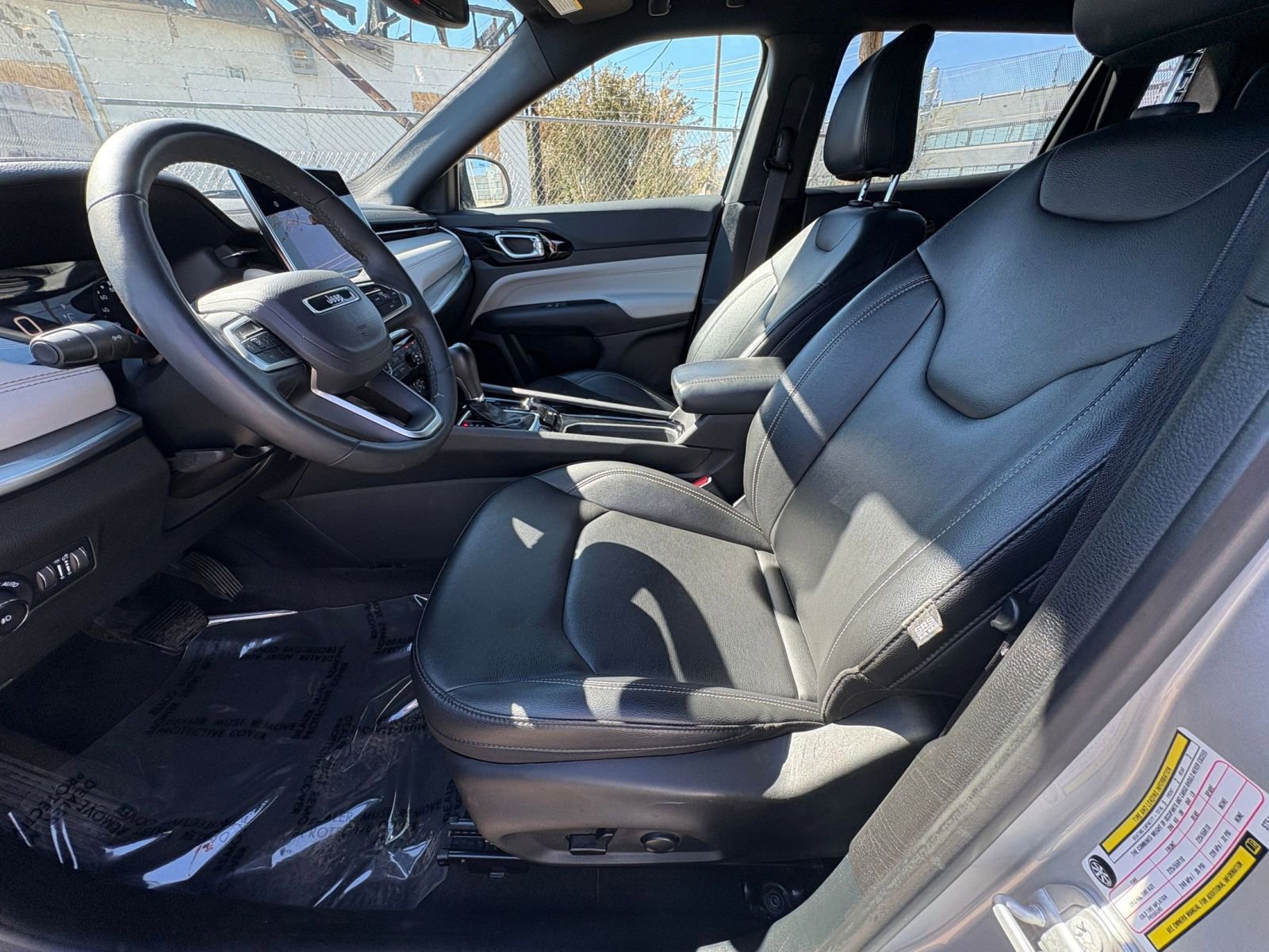 Used 2025 Jeep Compass Limited AWD/4WD image 28