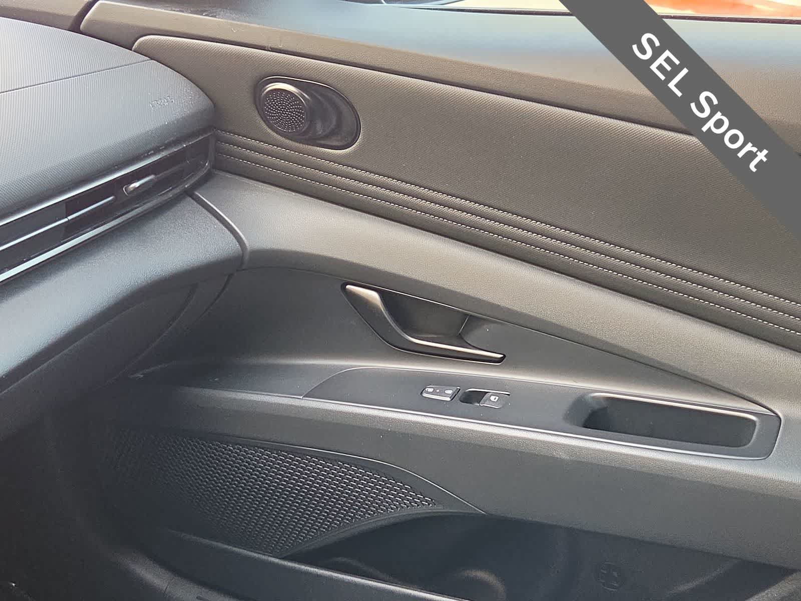 Certified 2025 Hyundai Elantra Sport FWD image 29