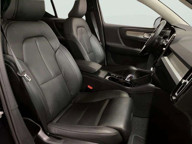 Used 2025 Volvo XC40 B5 Plus image 74
