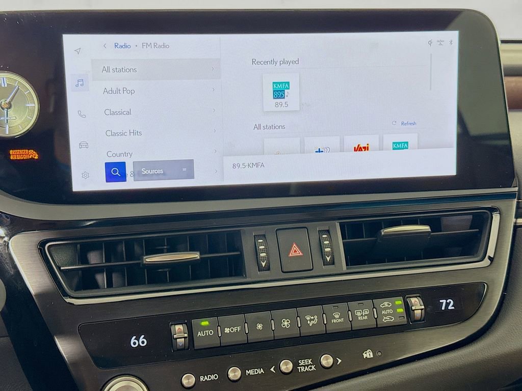 Certified 2025 Lexus ES 300h w/ Premium Package image 15