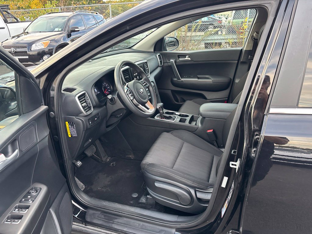 Used 2020 Kia Sportage LX AWD/4WD image 11
